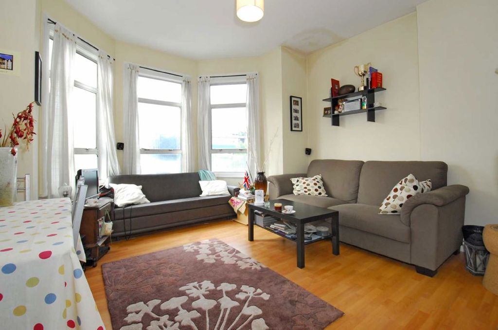 Property photo 1 of 3