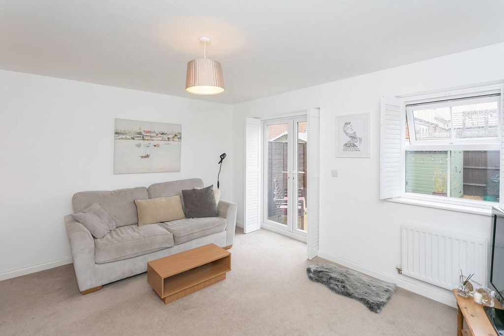 Property photo 3 of 19