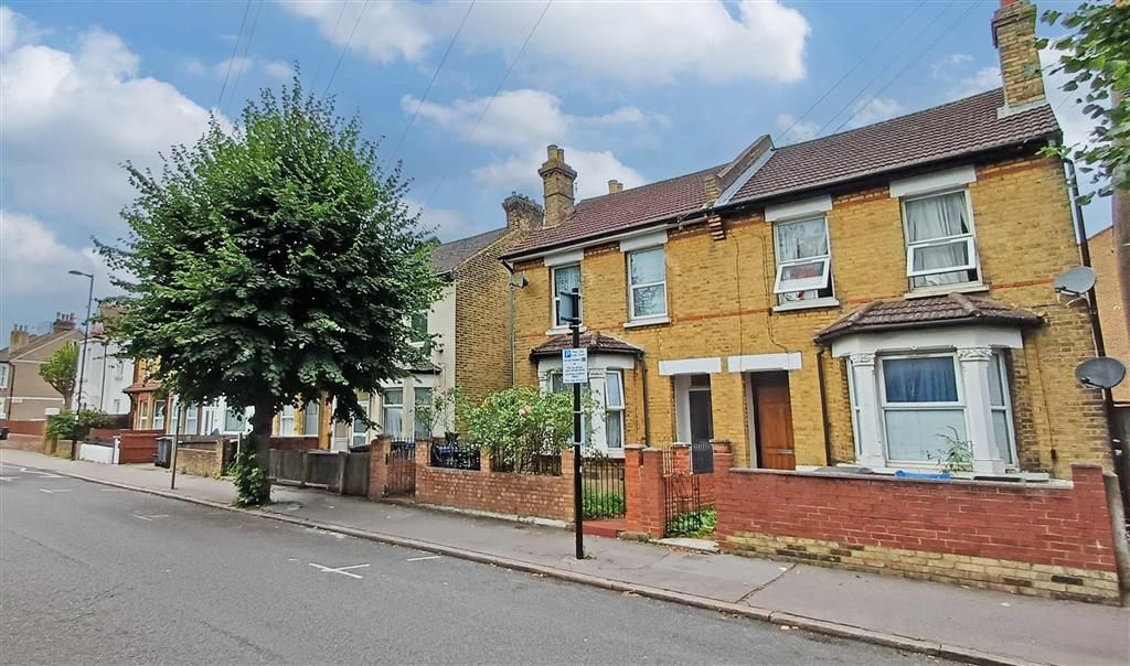 Property photo 2 of 3