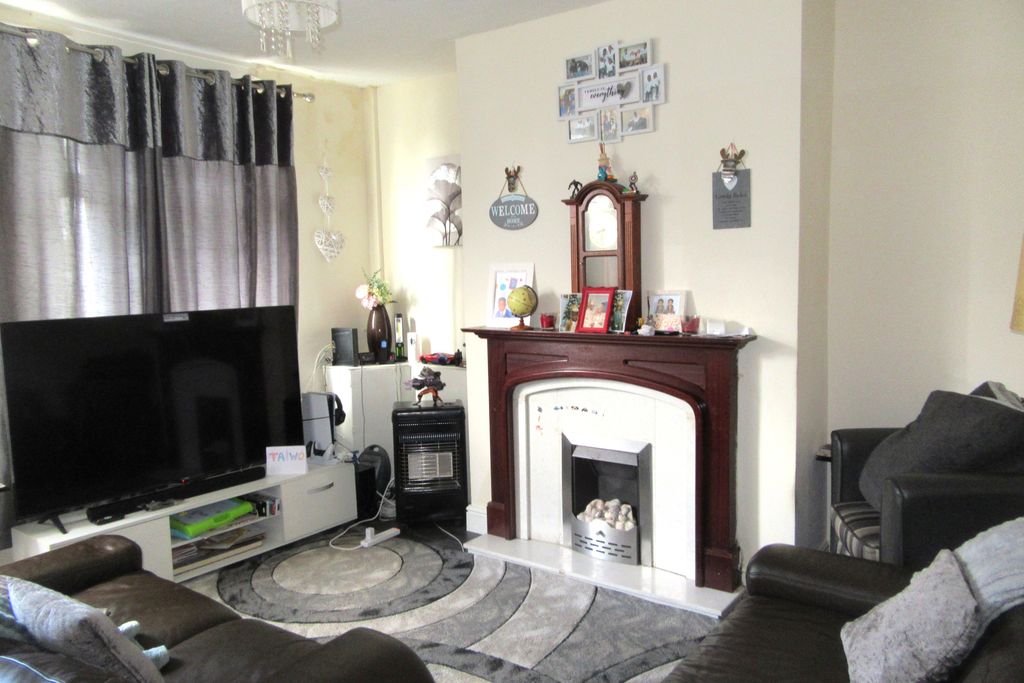 Property photo 2 of 9
