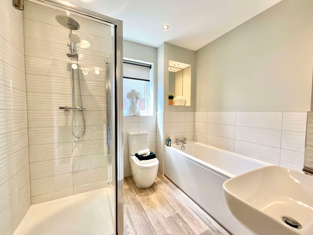 Property photo 2 of 7 Photo 3