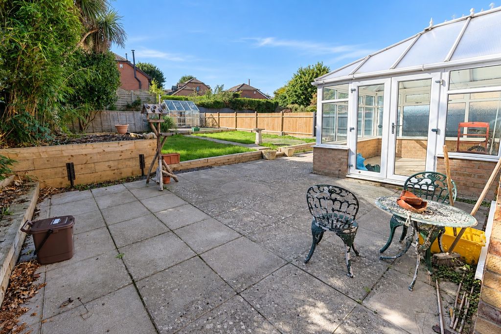Property photo 2 of 10 Garden