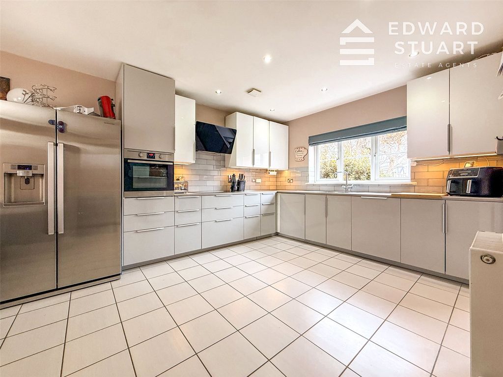 Property photo 2 of 16 Picture No. 02