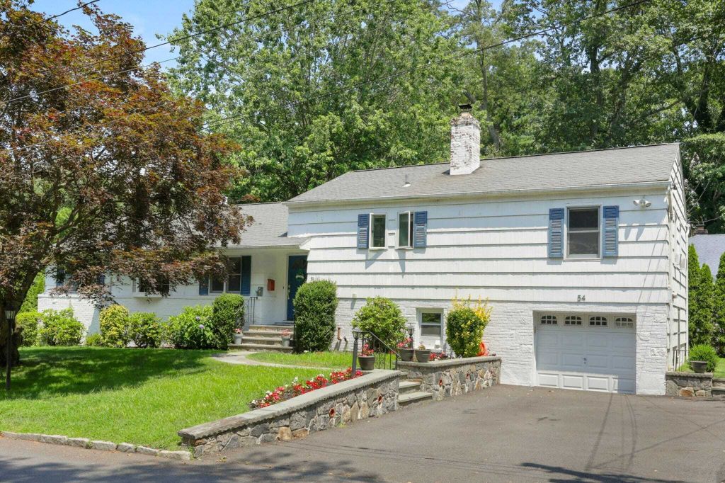 Property photo 1 of 27