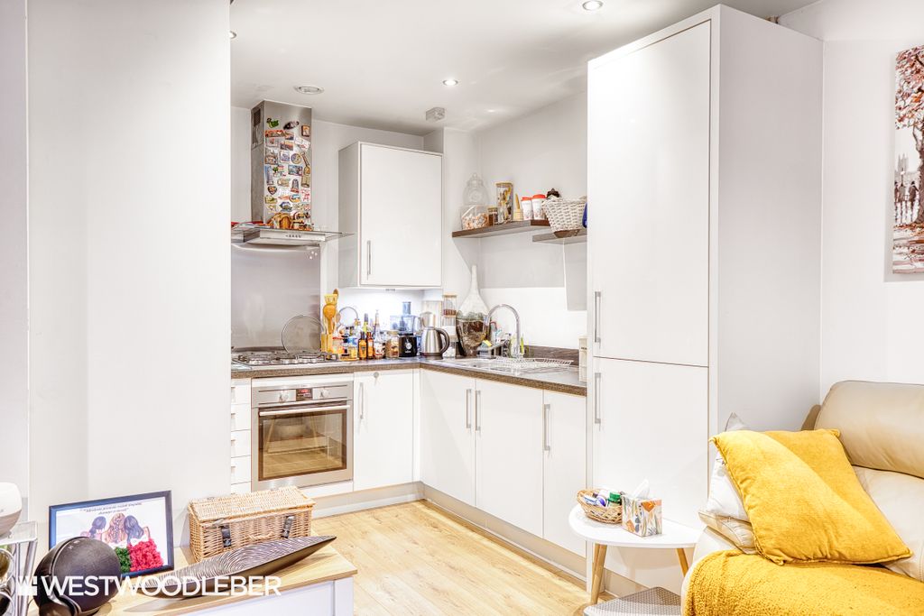 Property photo 2 of 10