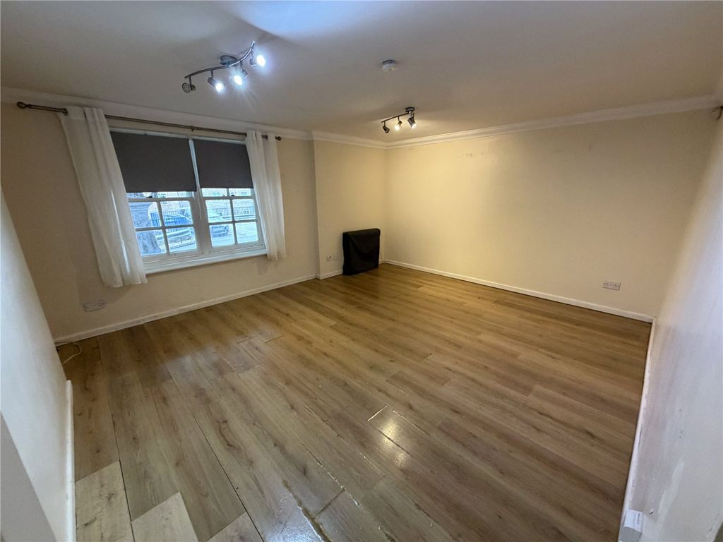Property photo 2 of 15 Picture No. 22