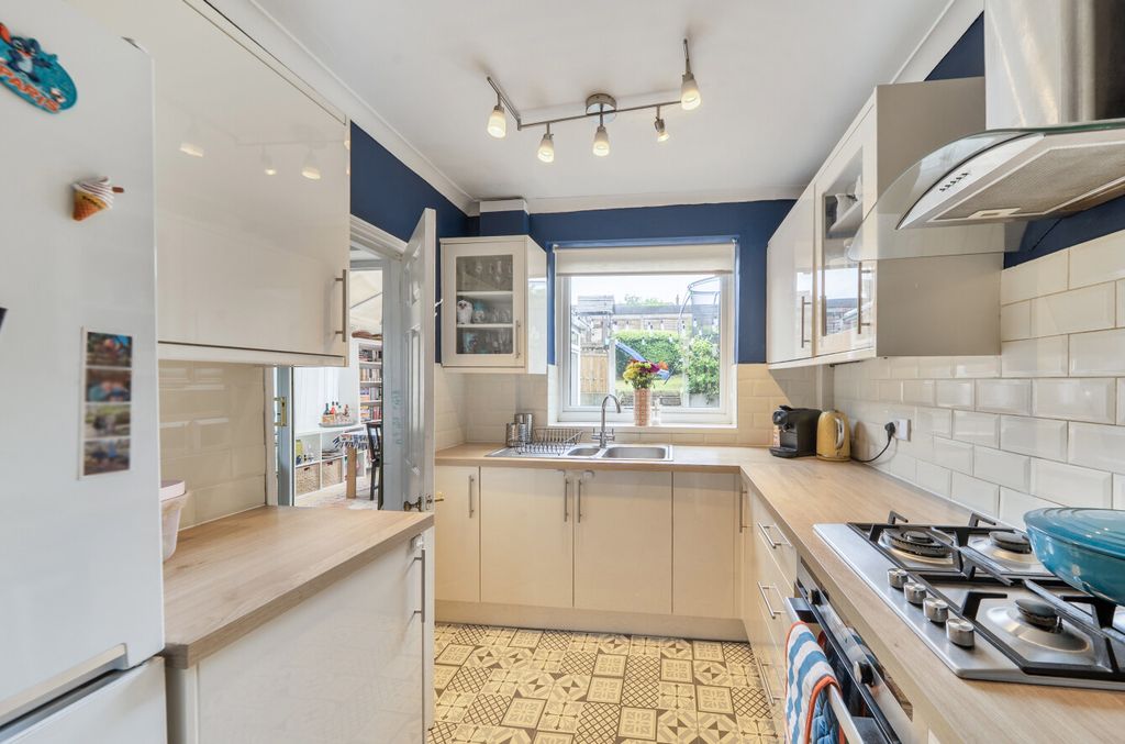 Property photo 3 of 20 1459784-9-6A0c3F3...