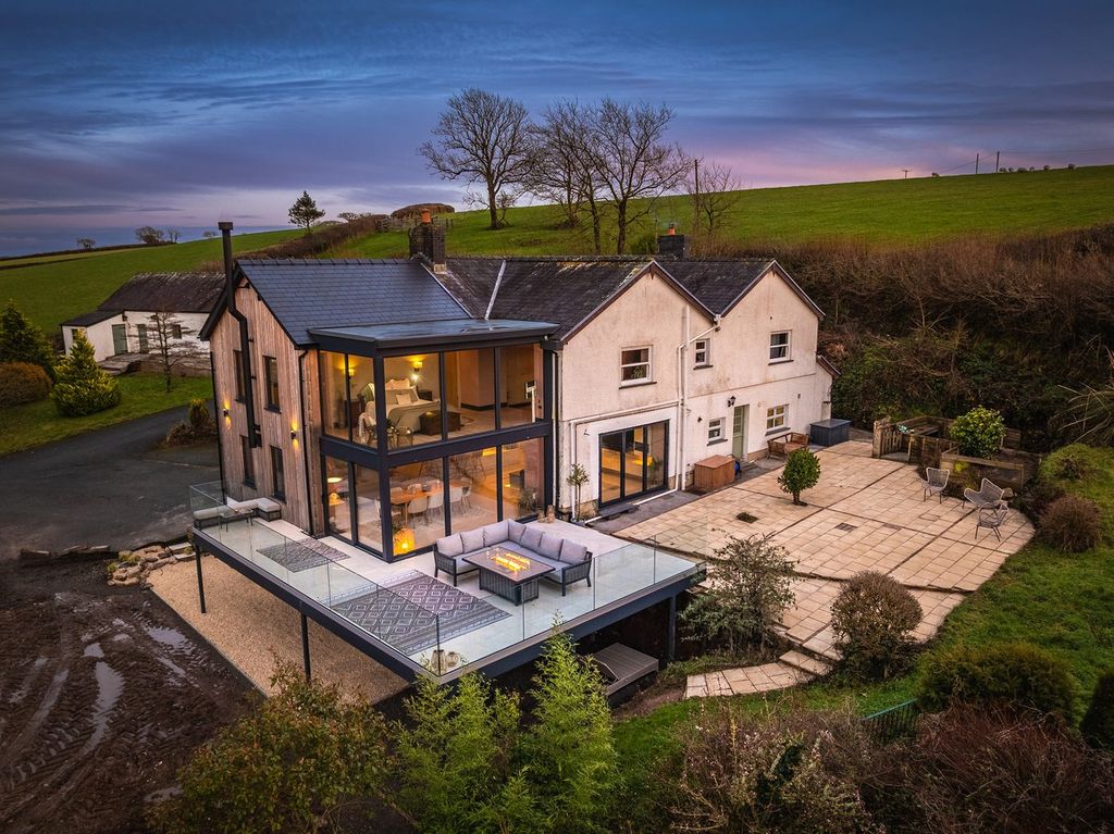 Property photo 1 of 39