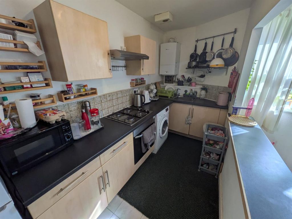 Property photo 3 of 13 Kitchen