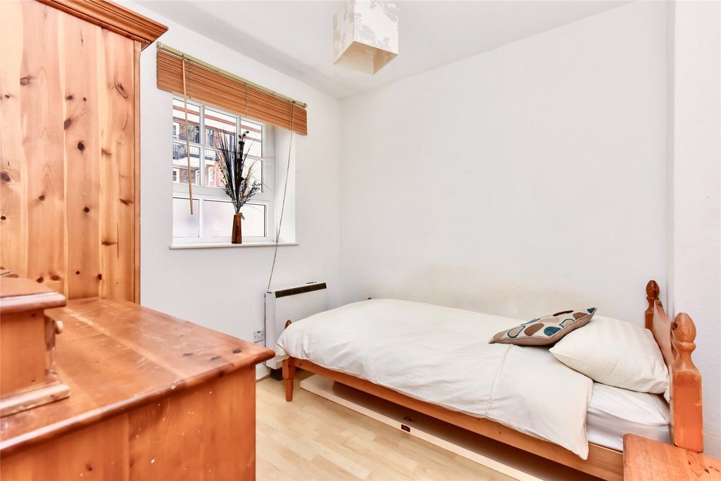 Property photo 3 of 8