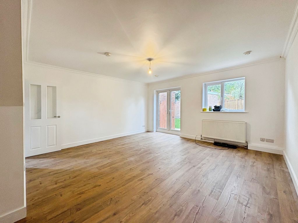 Property photo 3 of 13 Pbox-Img.Jpg