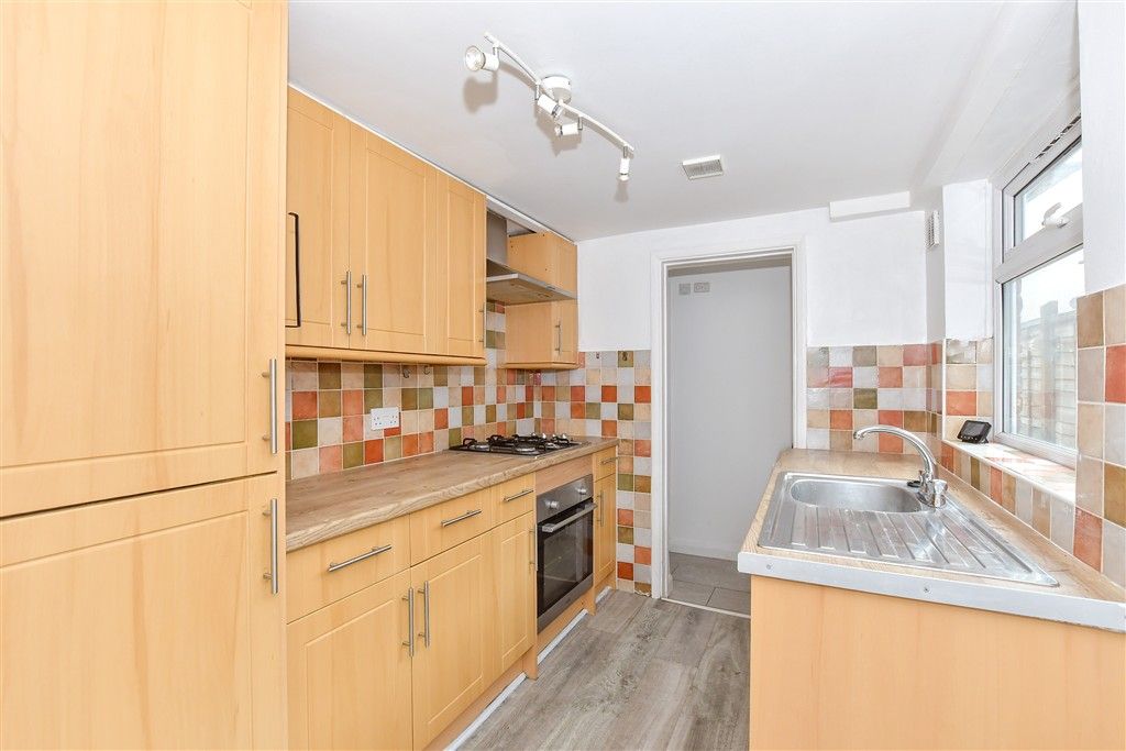 Property photo 2 of 8 Kitchen