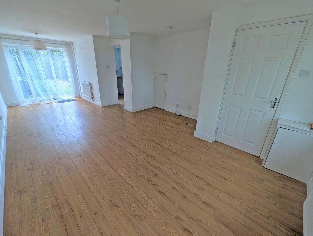 Property photo 3 of 9 4399912