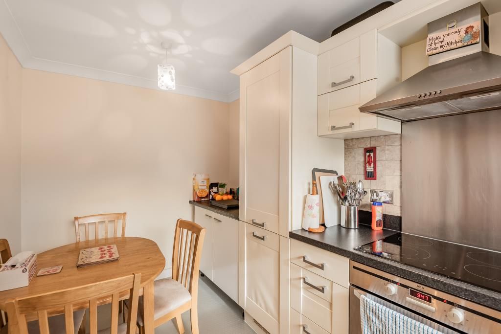 Property photo 3 of 10 Kitchen/Dining