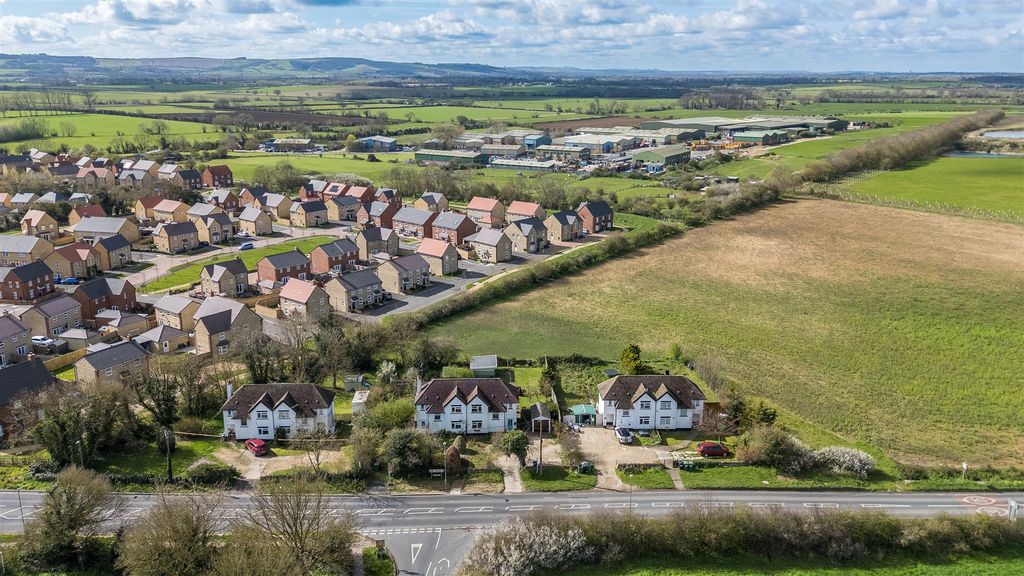 Property photo 1 of 28 1432618 (3).Jpg