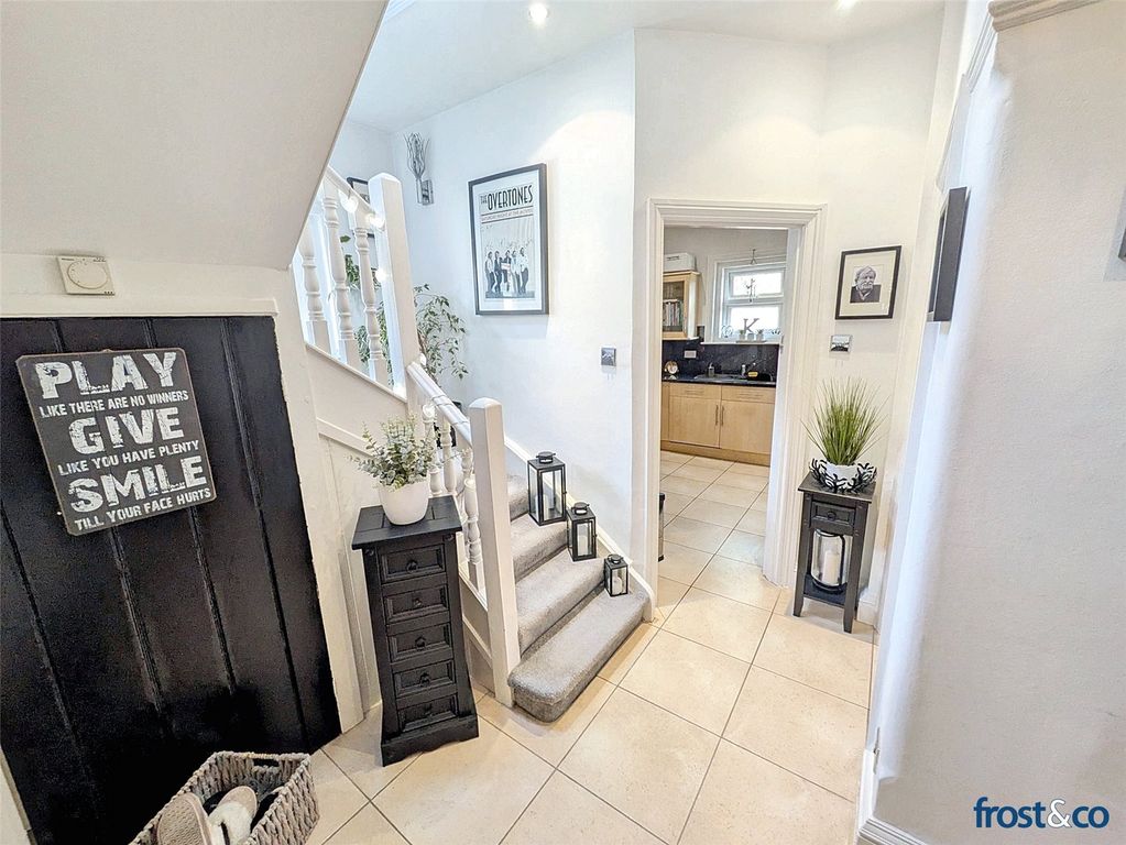 Property photo 2 of 15 Entrance