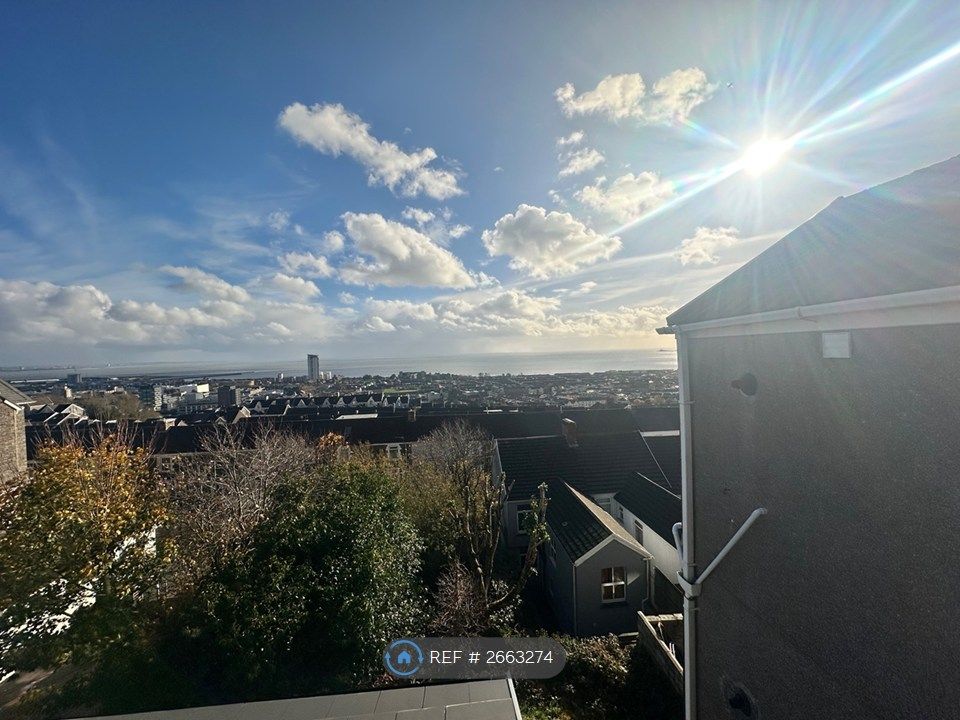 Property photo 1 of 8 Balcony