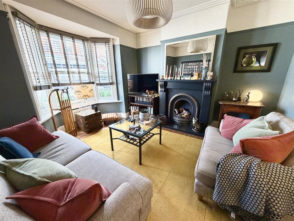 Property photo 2 of 28 Img_2043 (1).Jpeg