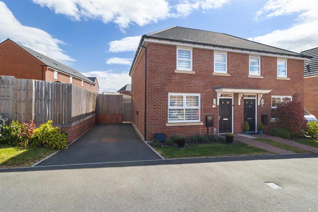 Property photo 1 of 17 Photo 2