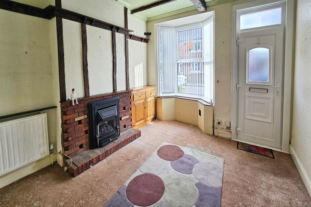 Property photo 2 of 9 Lounge