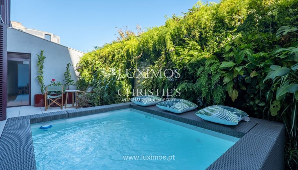 Property photo 2 of 25