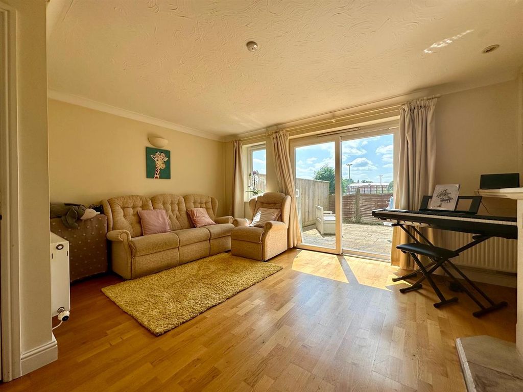 Property photo 2 of 13