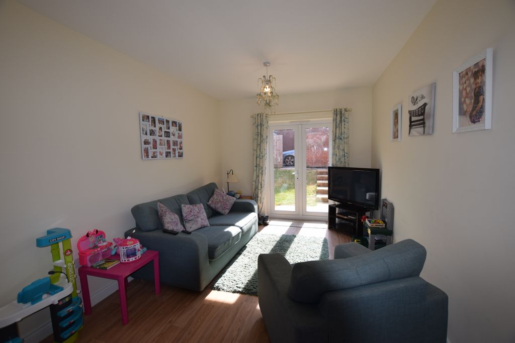 Property photo 2 of 13 Photo 03