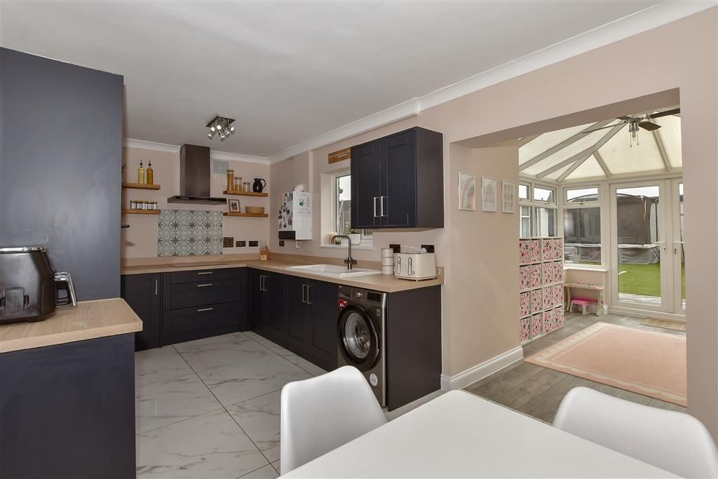 Property photo 3 of 14 Kitchen/Diner