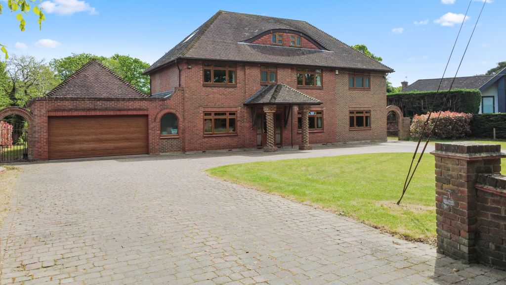 Property photo 3 of 46 5049883