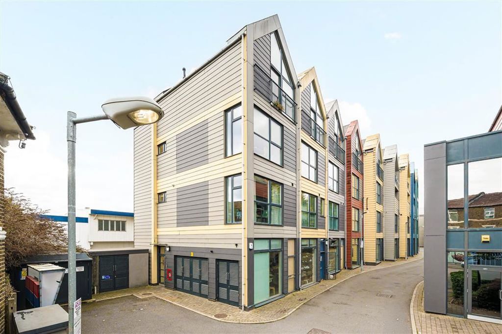 Property photo 1 of 5