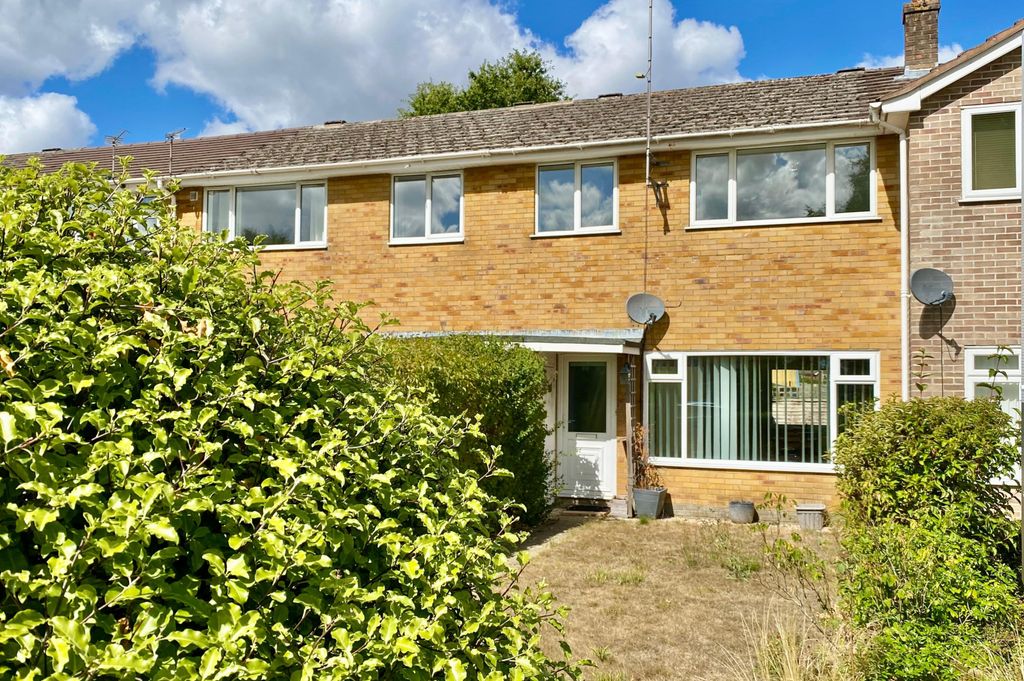 Property photo 1 of 22 Three Bedroom Mid Terrace House With Garage