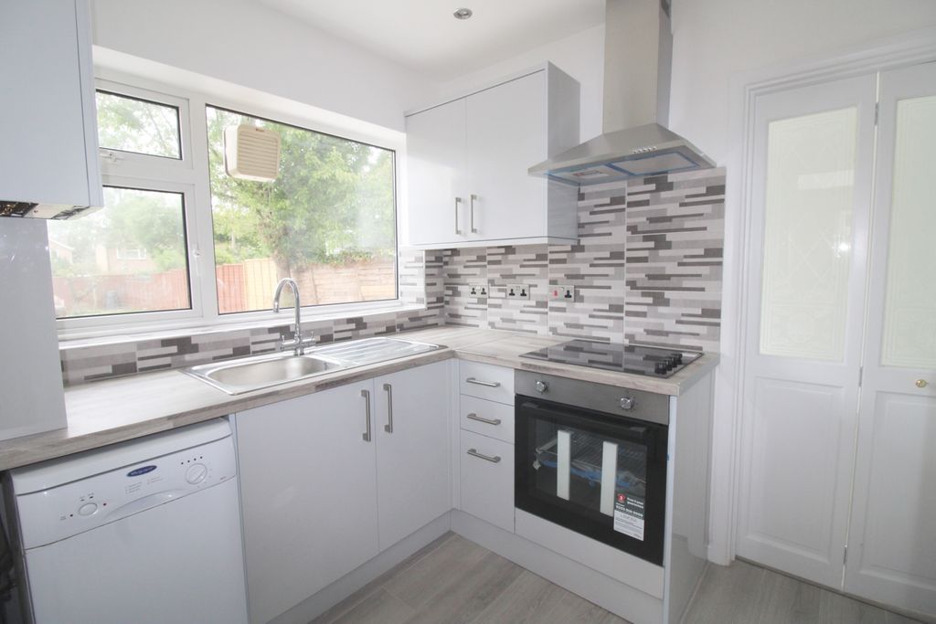 Property photo 2 of 13 Img_3946