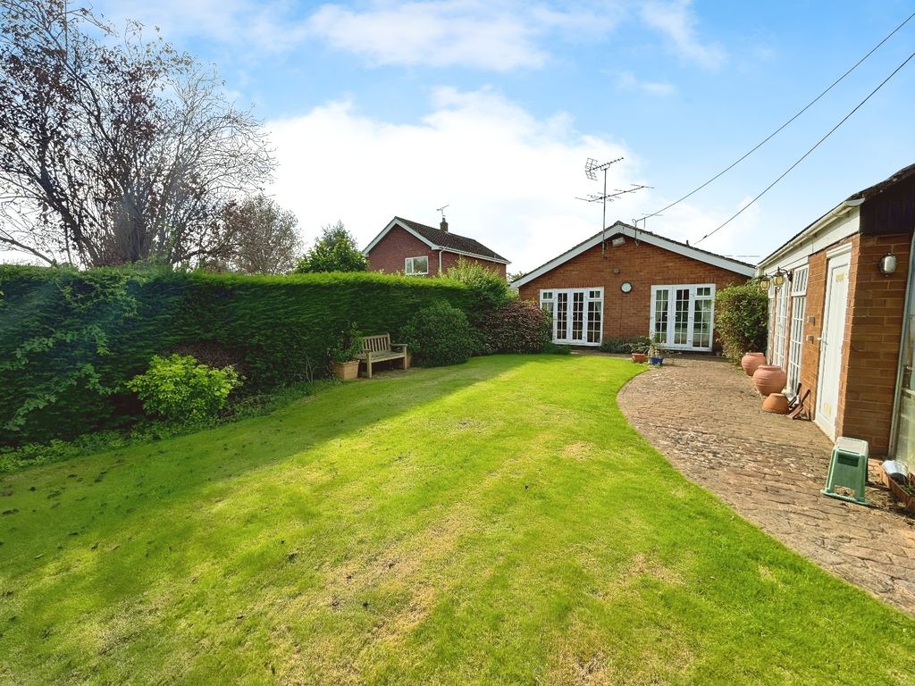 Property photo 2 of 17 Picture No. 15