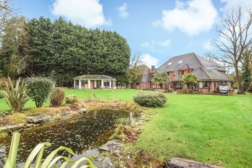 Property photo 2 of 19