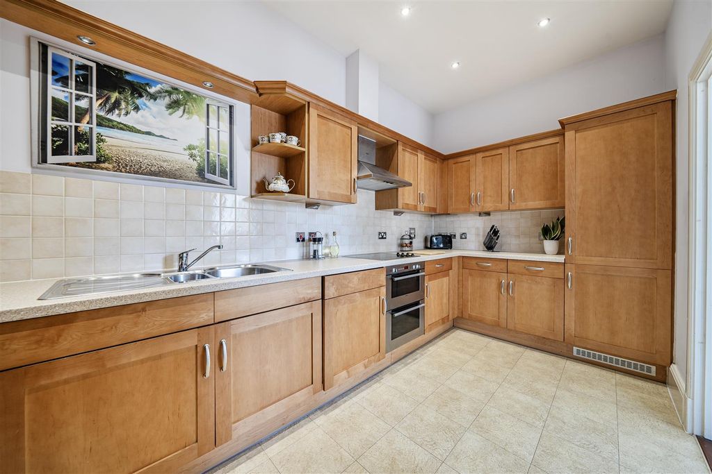 Property photo 2 of 19 Kitchen.Jpg