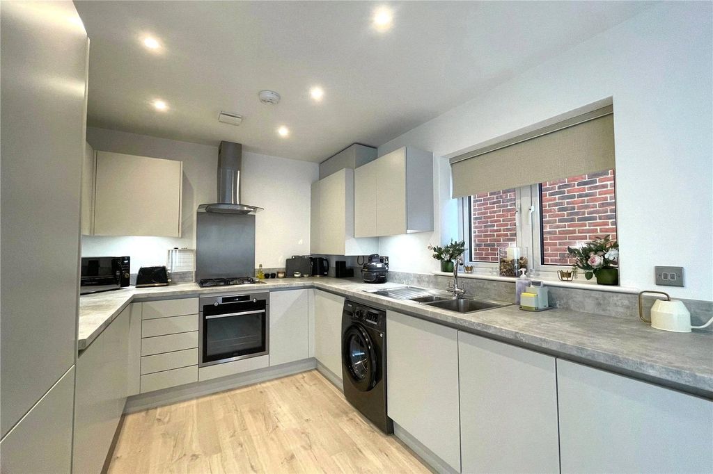 Property photo 3 of 18 Picture No. 15