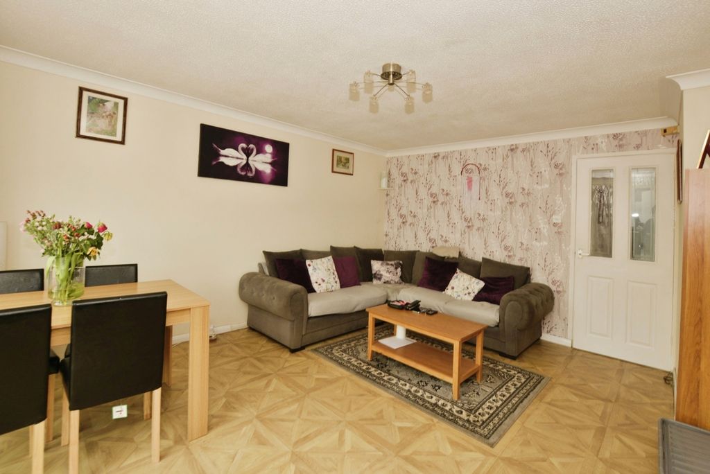 Property photo 3 of 17 Photo