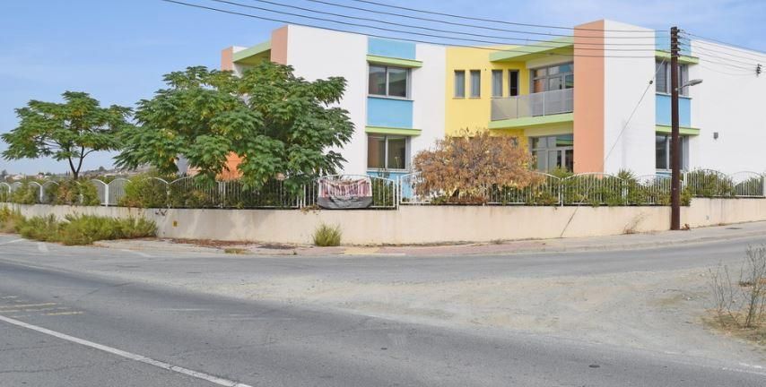 Property photo 1 of 2