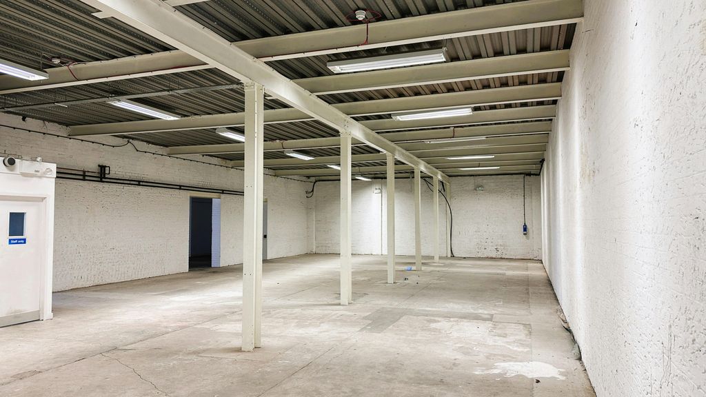 Property photo 2 of 9 2026 03 16 - 9 Fishers Industrial Estate, Wiggenhall Road, Watford Wd18 - Internal 2.Jpeg