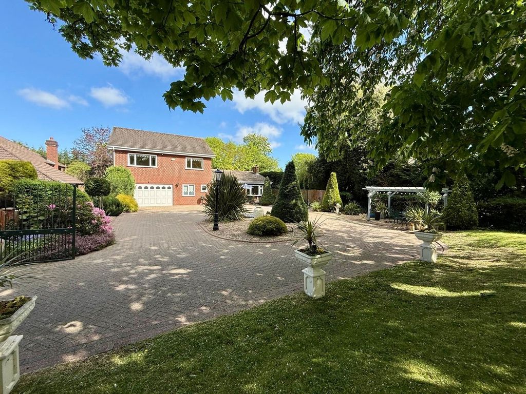 Property photo 1 of 39