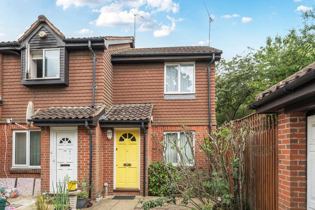 Property photo 1 of 15 1334322-1-688cd03...
