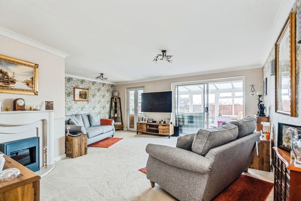 Property photo 2 of 17 Photo