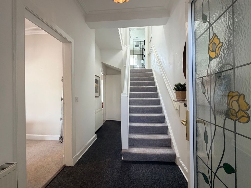 Property photo 2 of 26 Entrance Hallway