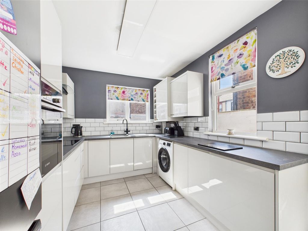 Property photo 2 of 9 Cam03604G0-Pr0035-Still010.Jpg