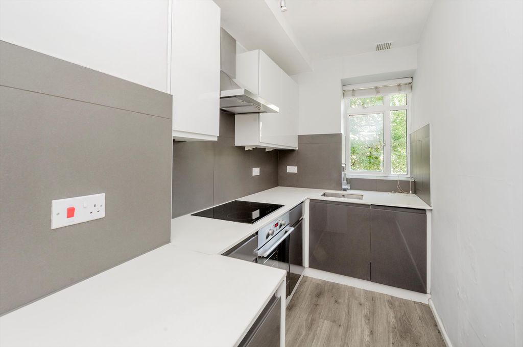 Property photo 3 of 8 Image