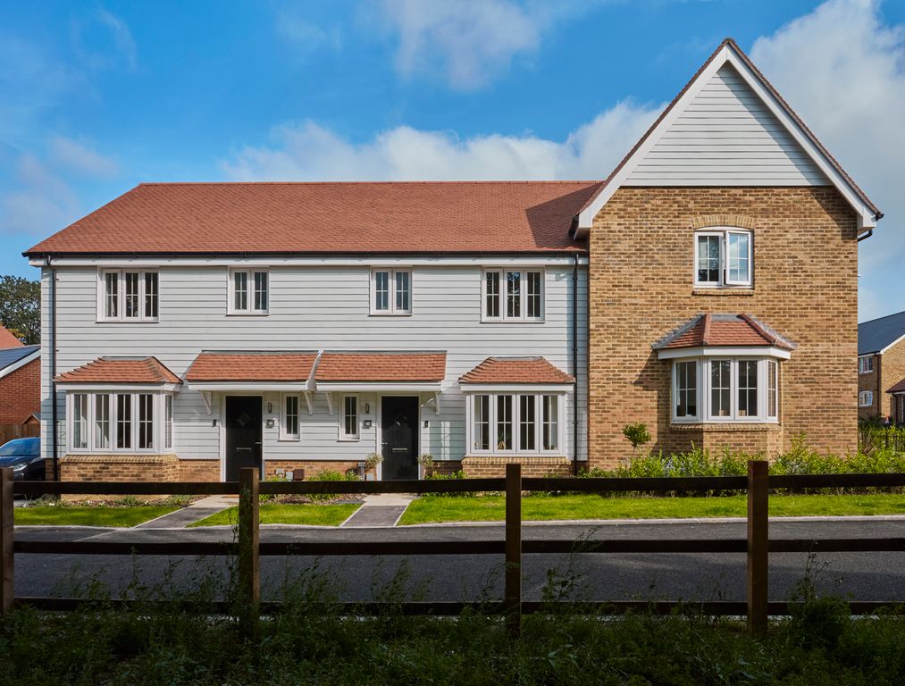 Property photo 1 of 11 Street Scene