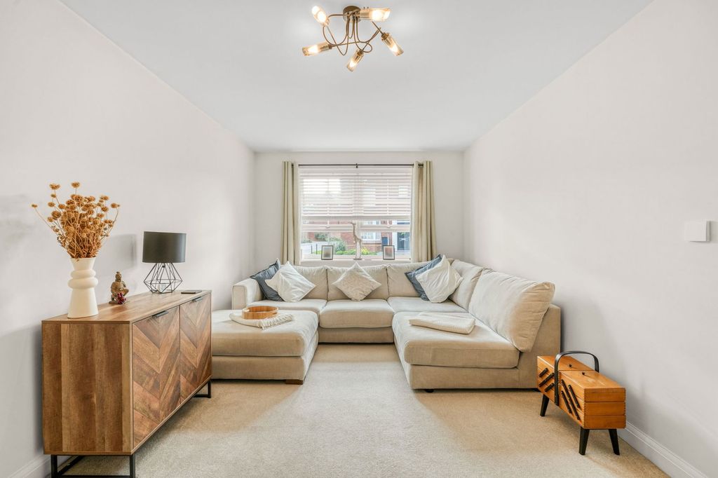 Property photo 2 of 30