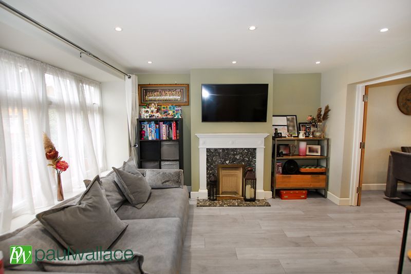 Property photo 2 of 15 Lounge