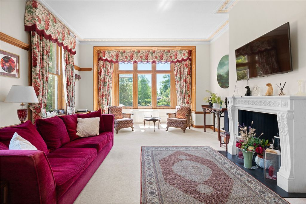 Property photo 2 of 25 Drawing Room