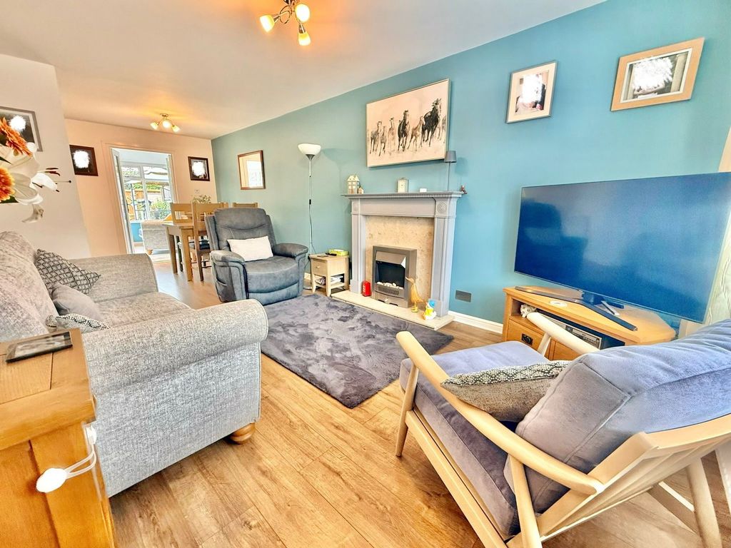 Property photo 3 of 23
